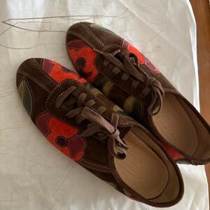 “Poppy For Peace” Coach Brown Suede Floral Accent Lace-Up Sneakers